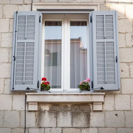 Luxury Boutique Stone Palace Σπλιτ