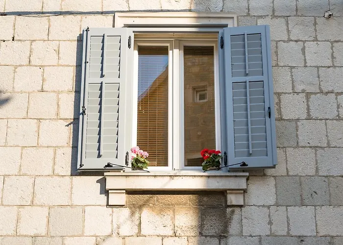 Luxury Boutique Stone Palace Apartament