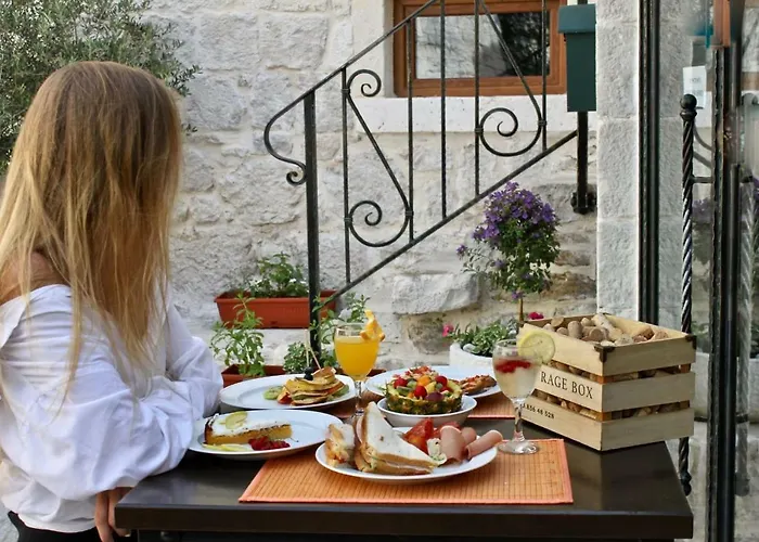 Luxury Boutique Stone Palace Apartament