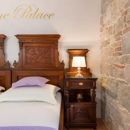 Luxury Boutique Stone Palace 아파트 *