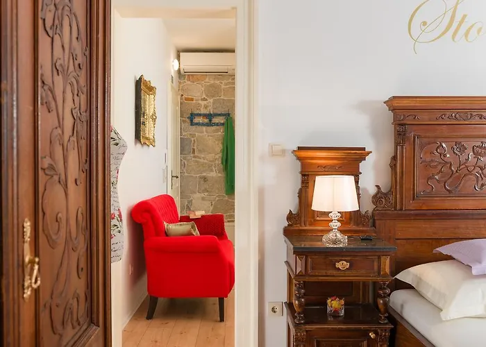 公寓 Luxury Boutique Stone Palace *