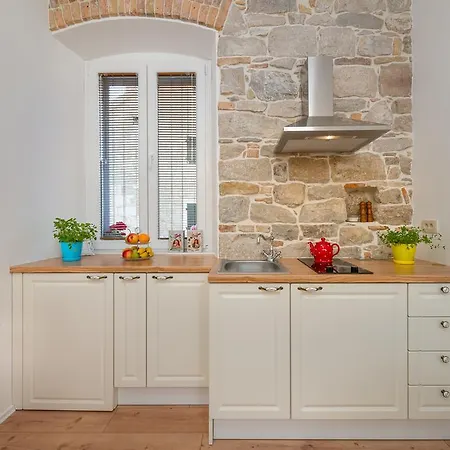 Apartment Luxury Boutique Stone Palace